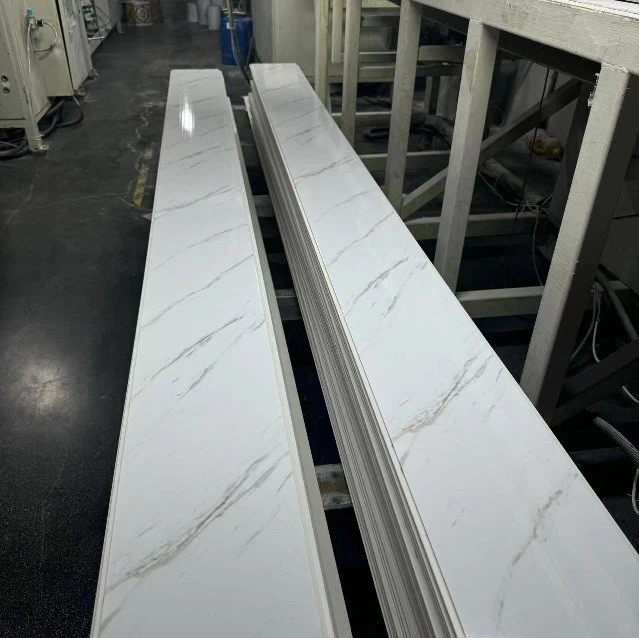 PVC stenska plošča v zaprtih prostorih